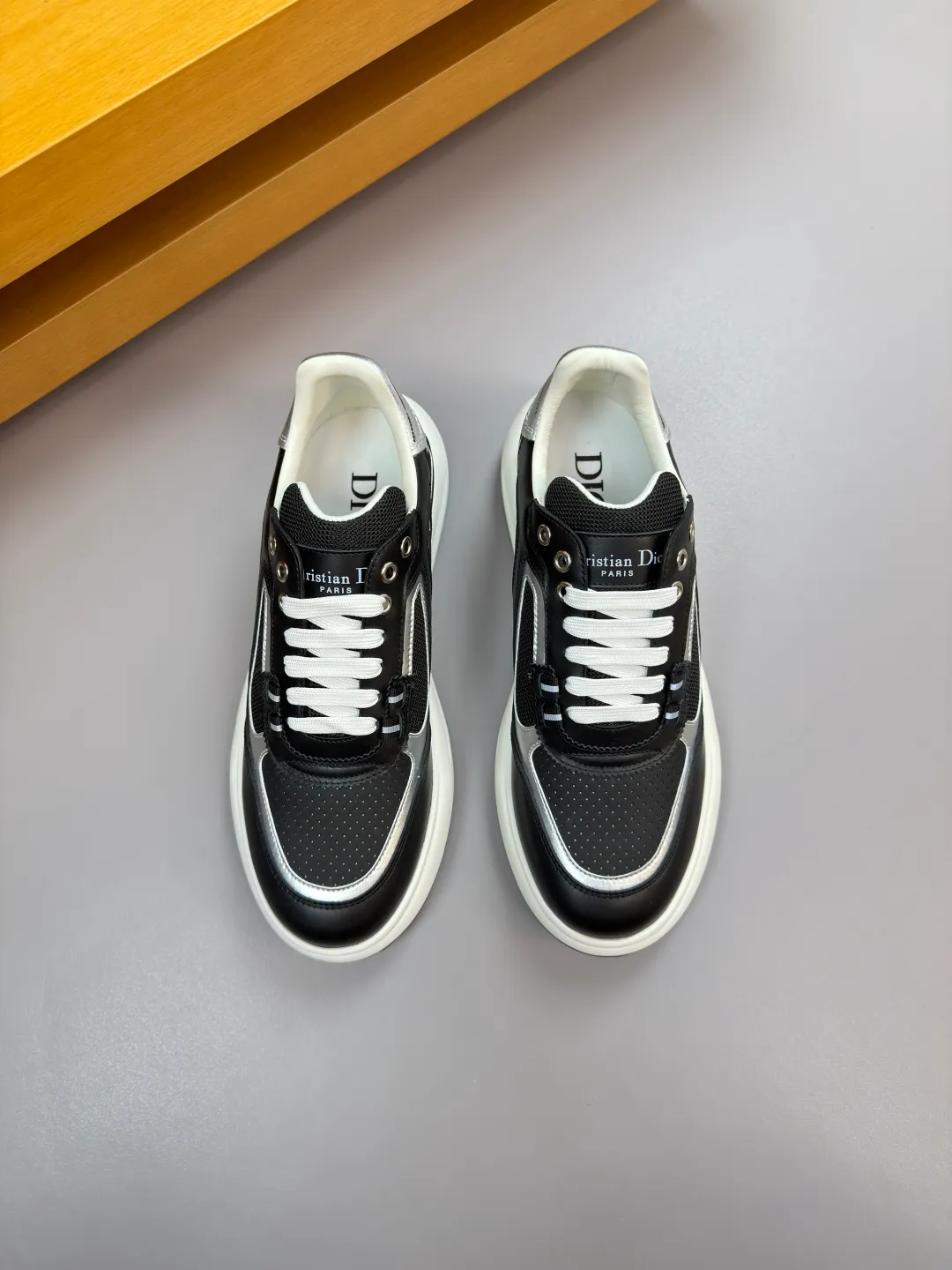 [Dior] Dior P780 men's shoes 💰 - High-end quality original order·Casual sports shoes - Upper: 🔝Nappa calfskin, perforated calfskin, brand high mercerized canvas, tongue. Heel. Silk screen high frequency brand logo - Inner: water-dyed cowhide, foot pad; brand canvas - Outsole: ultra-light TPU. Rubber foam; two-color molded outsole -Ultra-high quality control·Fine workmanship: outstanding (high-end·nobility·grade) -Size: 39-44 (38, 45, can be customized)·DR0181
